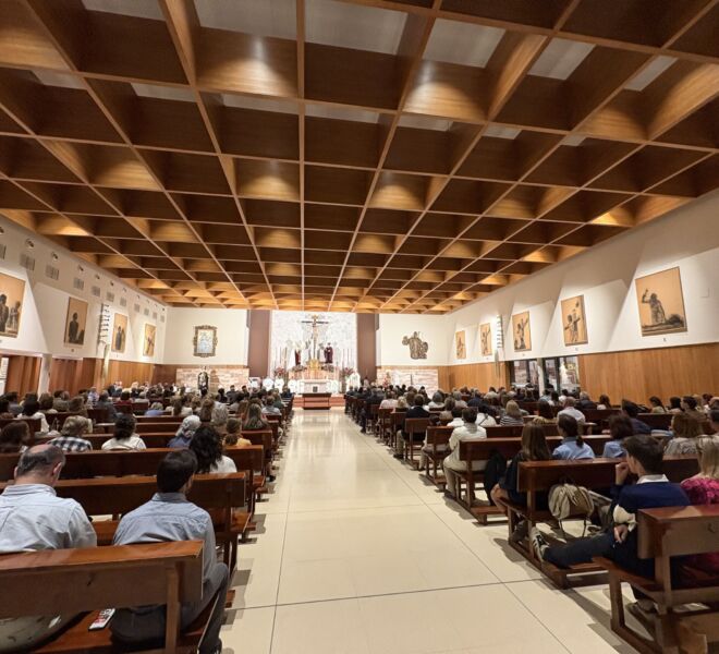 La Parroquia celebra la fiesta de San Juan Pablo II con la bendición y entronización d (15)