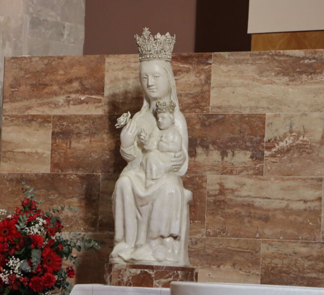 La Parroquia celebra la fiesta de San Juan Pablo II con la bendición y entronización de (14)