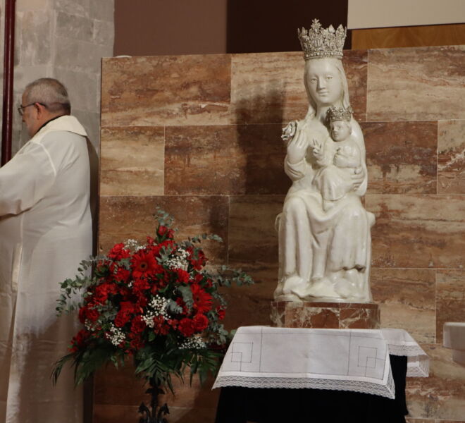 La Parroquia celebra la fiesta de San Juan Pablo II con la bendición y entronización de (15)