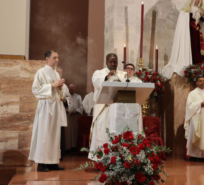 La Parroquia celebra la fiesta de San Juan Pablo II con la bendición y entronización de (19)