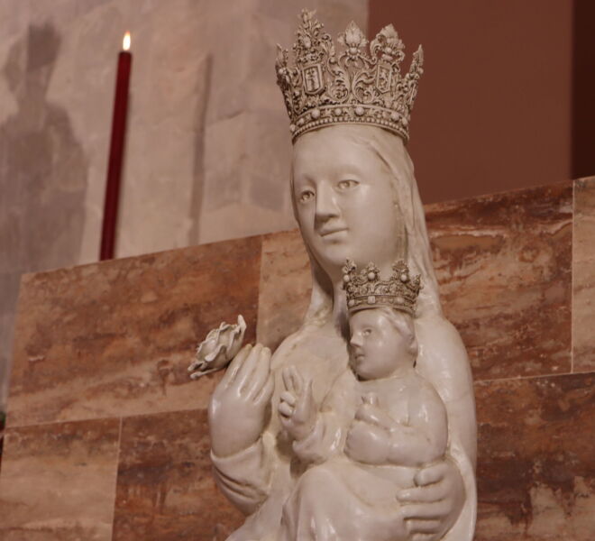 La Parroquia celebra la fiesta de San Juan Pablo II con la bendición y entronización de (2)