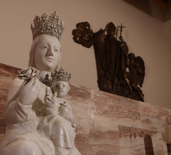 La Parroquia celebra la fiesta de San Juan Pablo II con la bendición y entronización de (3)
