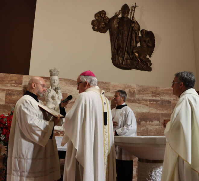 La Parroquia celebra la fiesta de San Juan Pablo II con la bendición y entronización de (31)