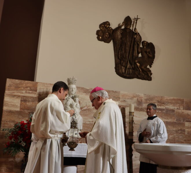 La Parroquia celebra la fiesta de San Juan Pablo II con la bendición y entronización de (33)
