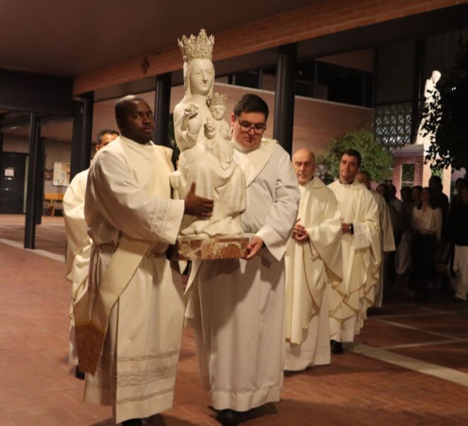 La Parroquia celebra la fiesta de San Juan Pablo II con la bendición y entronización de (40)