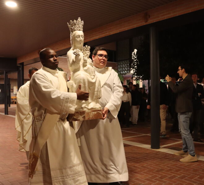 La Parroquia celebra la fiesta de San Juan Pablo II con la bendición y entronización de (41)