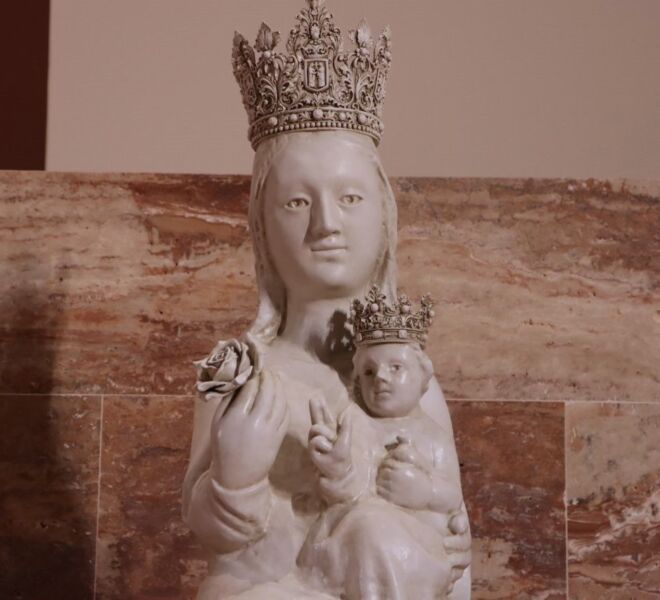 La Parroquia celebra la fiesta de San Juan Pablo II con la bendición y entronización de